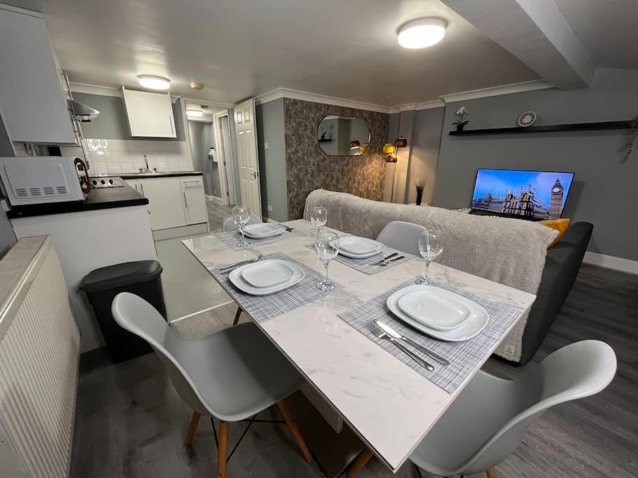 Modern With Stylish Terrace - Your London Oasis! Екстериор снимка